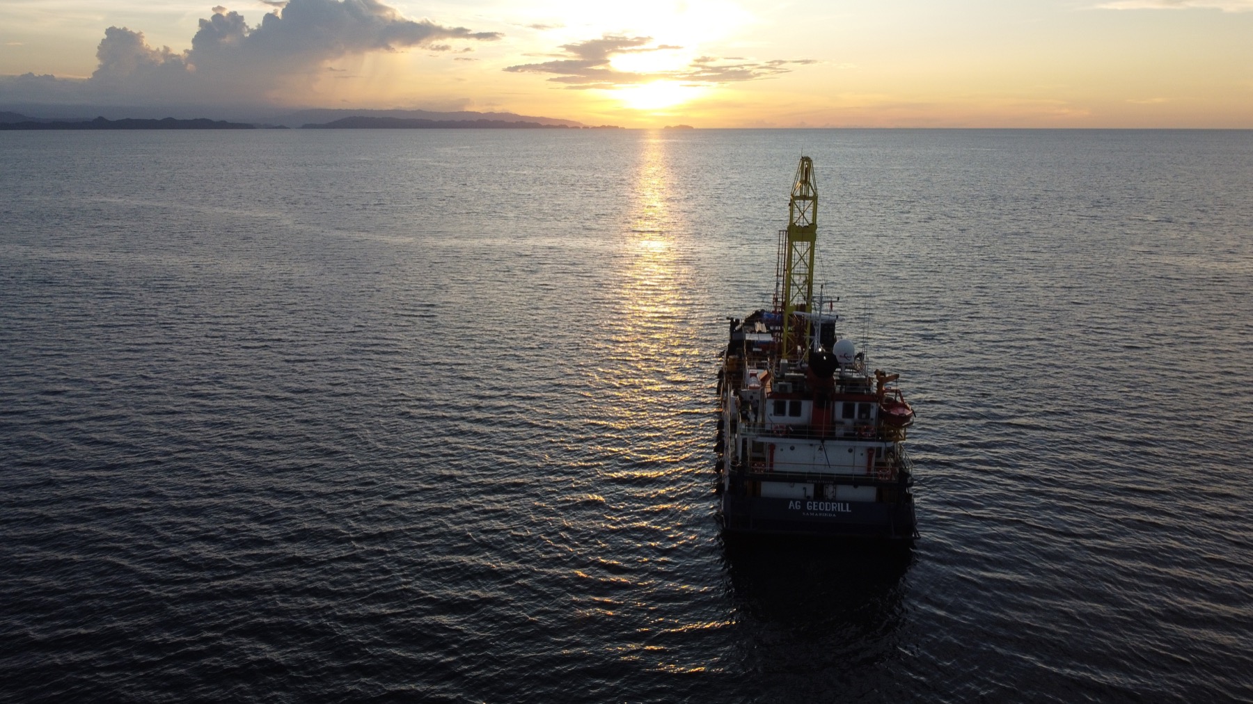 AG Geodrill vessel side profile